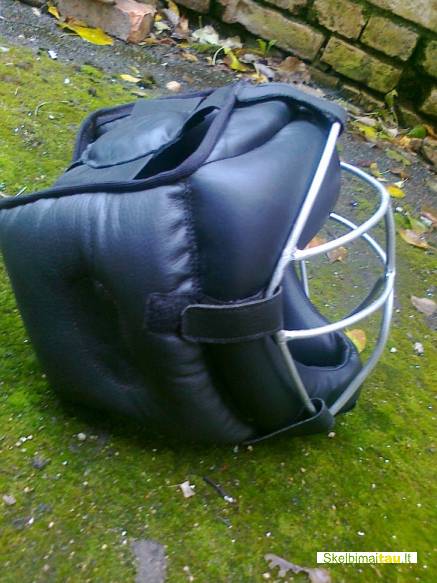 Bokso šalmas, šalmas kikbokso nuo 35 euro,šalmas su grotomis