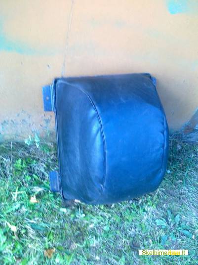 Bokso pagalvė,pagalvė boksui prie sienos