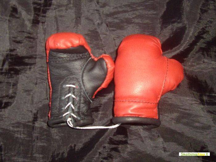 Bokso pirštinės suvenyrinės.galima pakabinti ant veidrodėlio