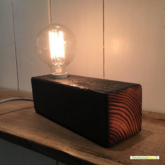 Degintos medienos interjero detalės