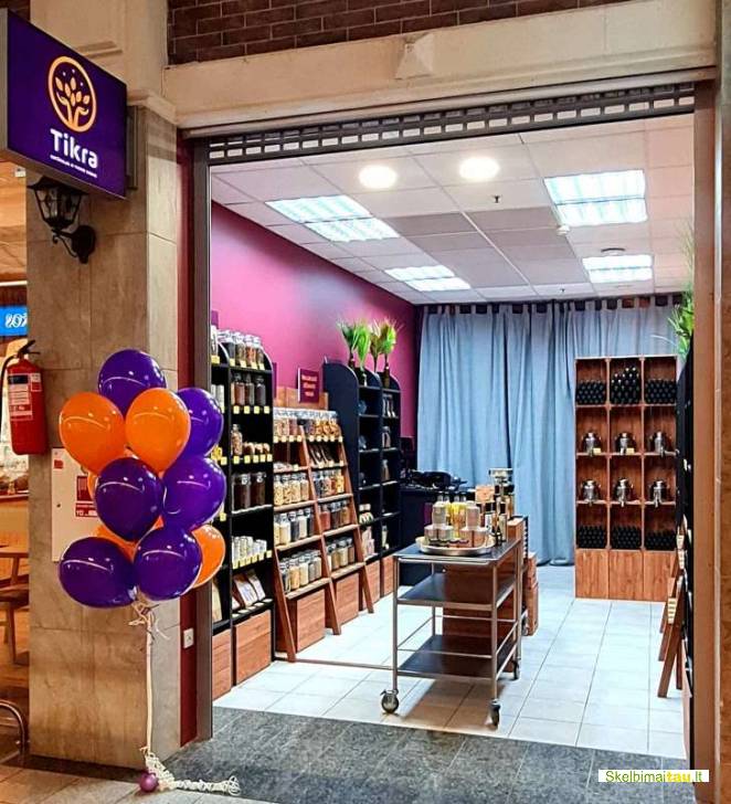 Gamintojo fizinių parduotuvių franšizė / tikra