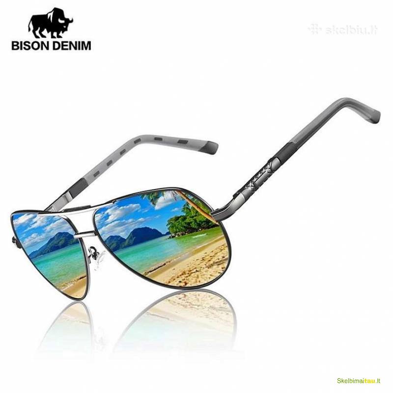 Polerizuoti išskirtiniai patrauklūs firminiuose dėkluose aki