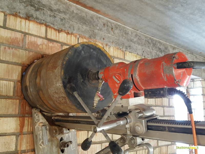 Skyliu grezimas gartraukiams, vedinimui.