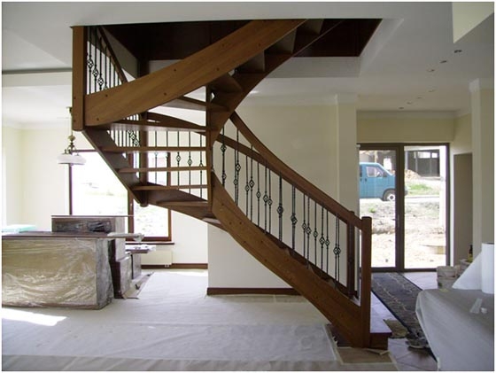 Mediniai laiptai aukštos kokybės, originalūs ir labai gerom kainom.