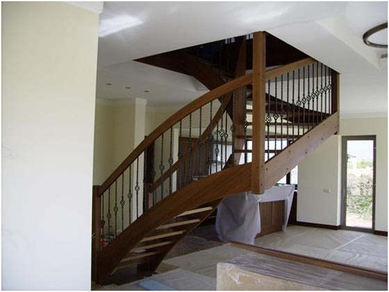 Mediniai laiptai aukštos kokybės, originalūs ir labai gerom kainom.