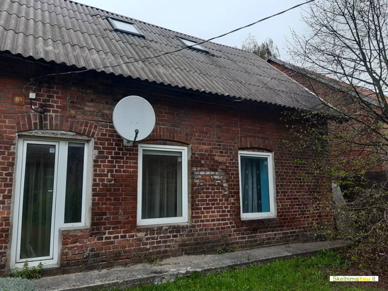 Namas su ūkiniu priestatu šilutėje