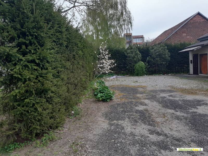 Namas su ūkiniu priestatu šilutėje