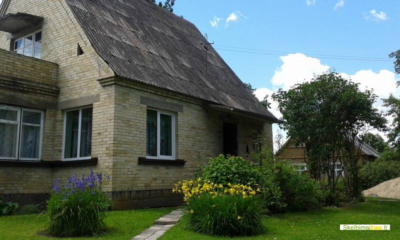 Parduodamas geros būklės namas papilėje, akmenės rajone.