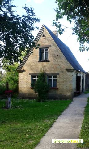 Parduodamas geros būklės namas papilėje, akmenės rajone.