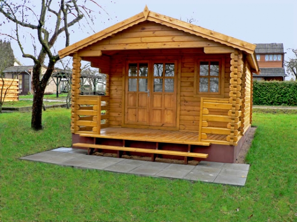 Sodo nameliai ir namai tinkantis poilsiavietėm, smulkiai pr