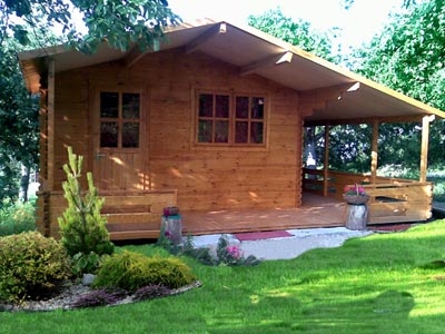 Sodo nameliai ir namai tinkantis poilsiavietėm, smulkiai pr