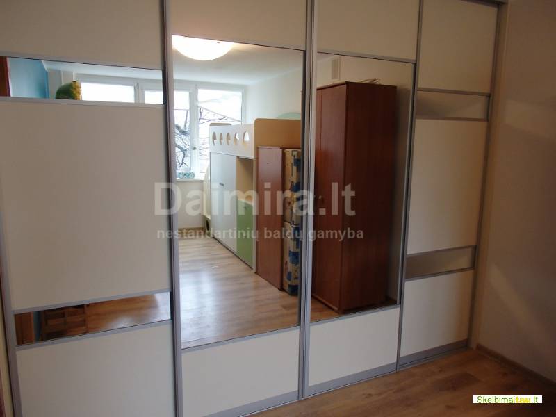 Spintos, drabužinės, slankiojančios sistemos