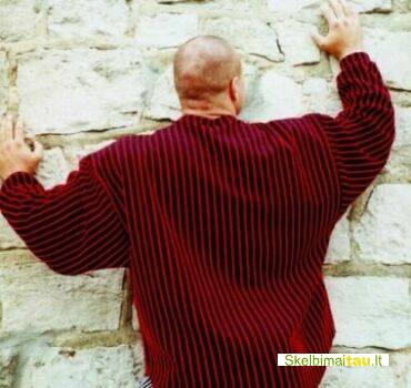 Super dideli megztiniai ir bliuzonai