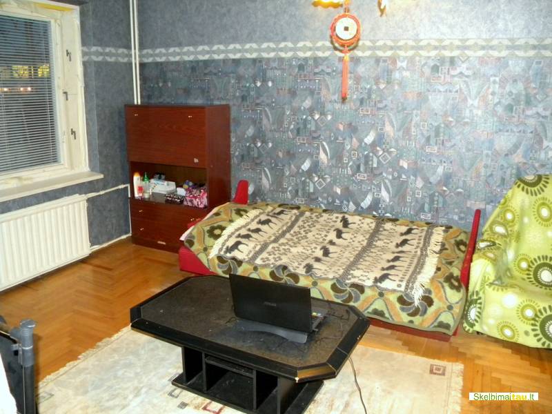 Trijų kambarių butas