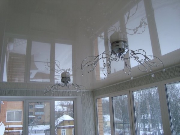 Vokiškos įtempiamos lubos