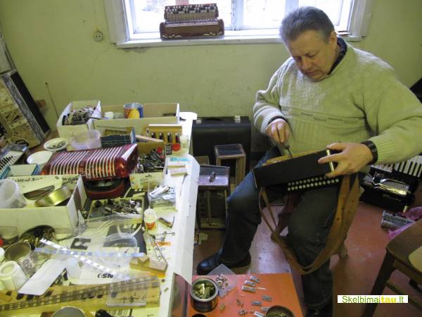 Armonikų ir akordeonų remontas