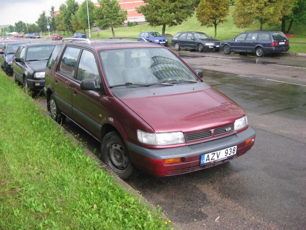 Brangiai superkam senus automobilius