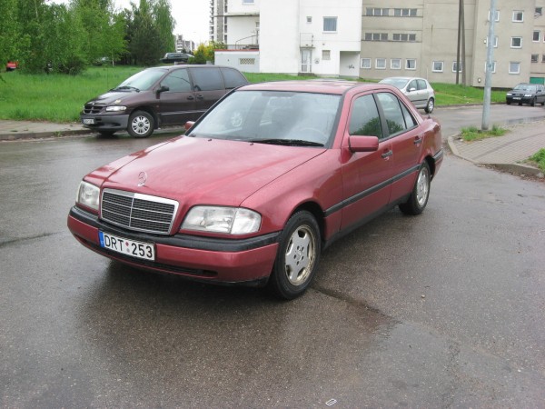 Brangiai superkam senus automobilius