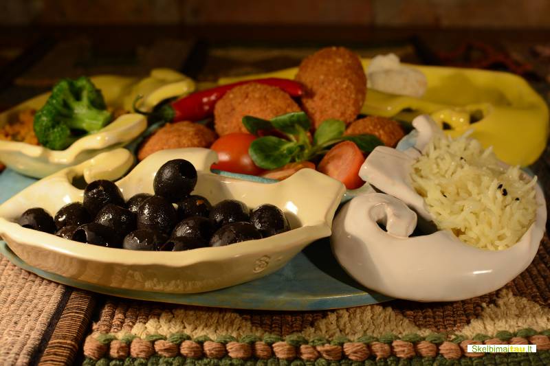 Kavinės balti drambliai salės jūsų kalėdiniam vakarėliui