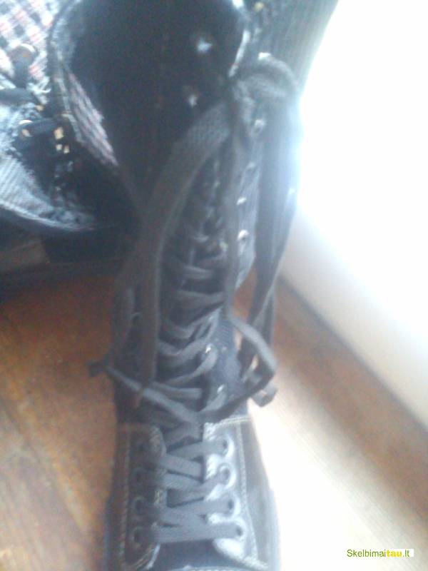 Nauji moteriski batai jaunimui