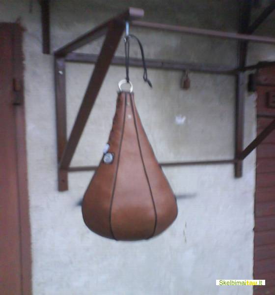 Skersinis prisitraukimams tvirtinamas prie sienos