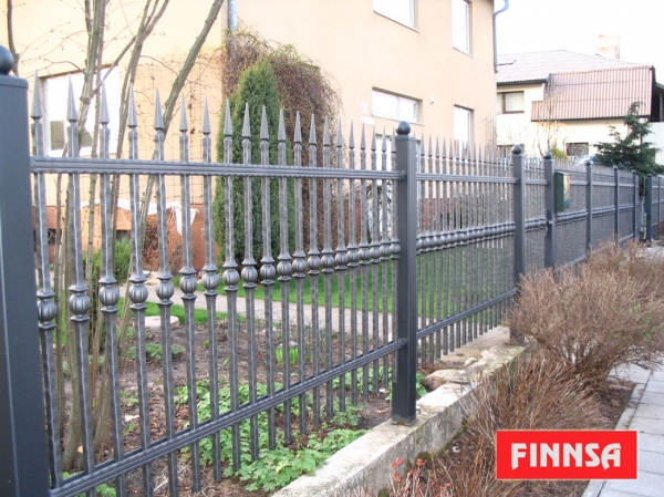 Turėklai, tvoros, vartai