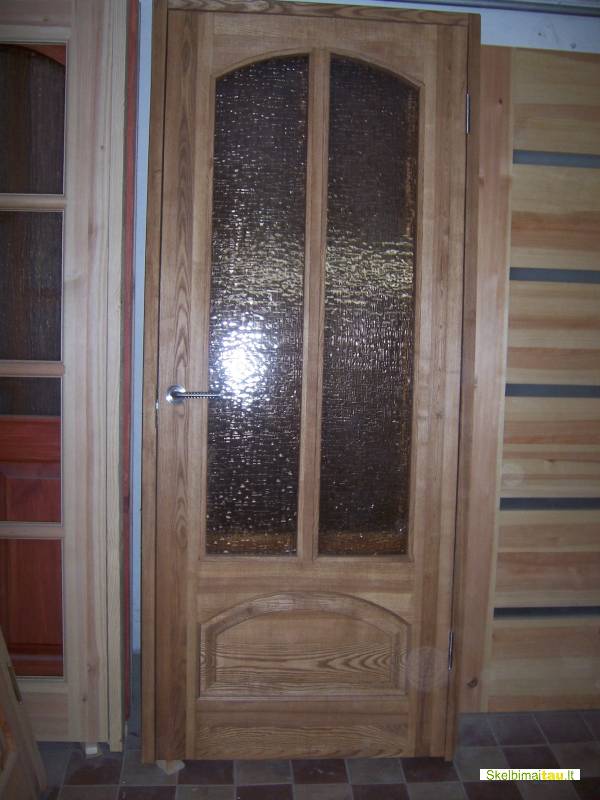 Meistrai, turintys ilgalaikę patirtį, gamina įvairias duris