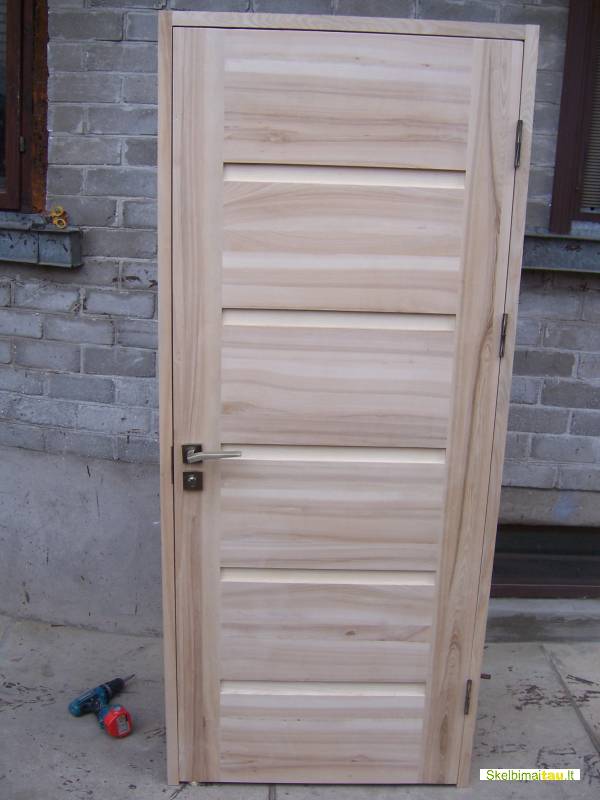 Meistrai, turintys ilgalaikę patirtį, gamina įvairias duris