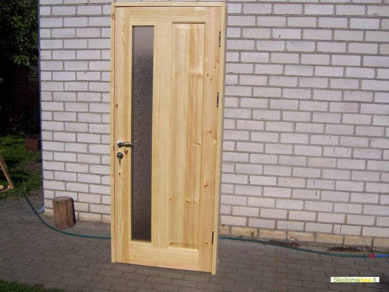 Meistrai, turintys ilgalaikę patirtį, gamina įvairias duris