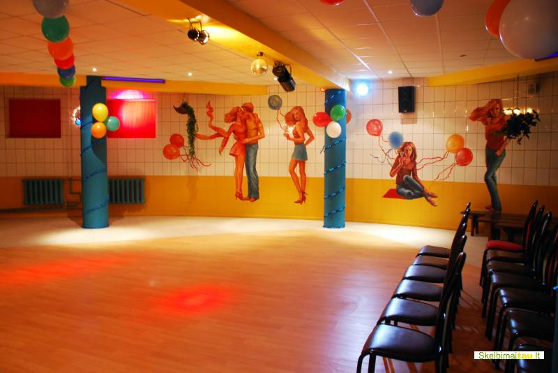 Nuomuojamos dvi  pokylių salės