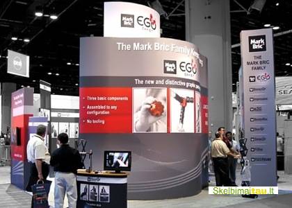 Įvairūs parodiniai stendai iš medžio, aliuminio, plastiko