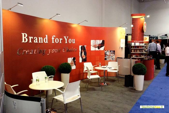 Įvairūs parodiniai stendai iš medžio, aliuminio, plastiko